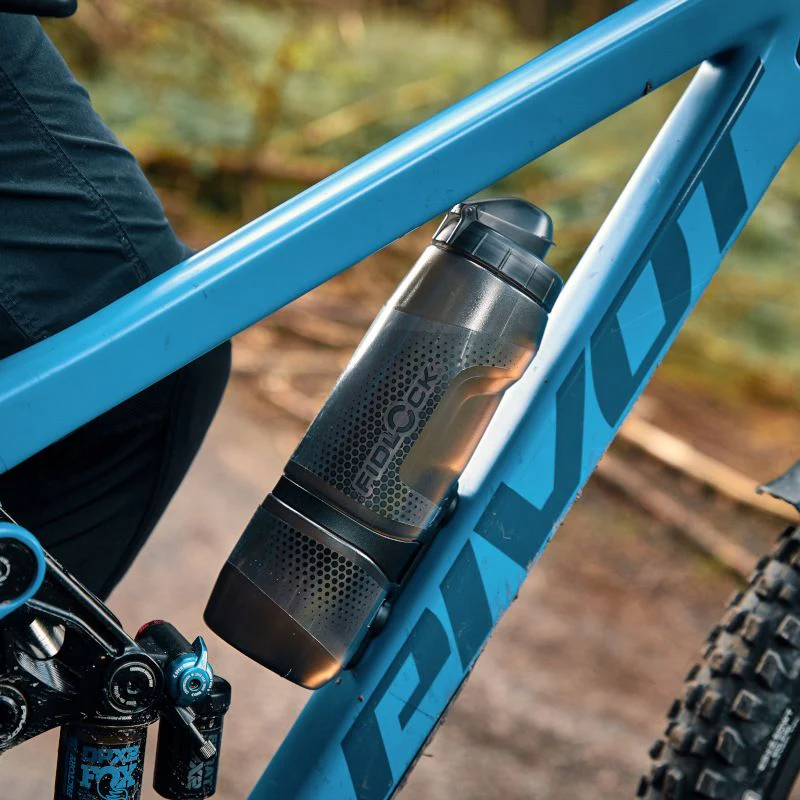TWIST bottle 800 antibacterial + bike base - transparent black - Image 3